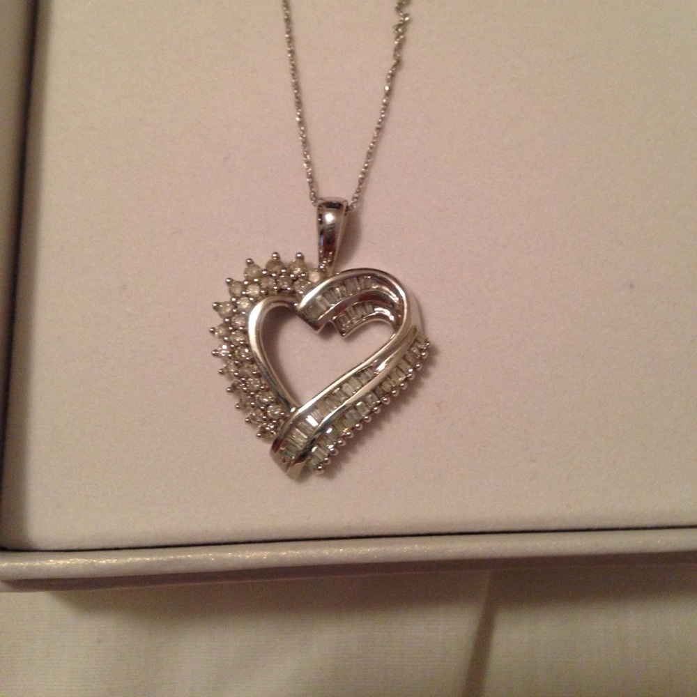 1/2c 14k white gold heart pend. 9" necklace